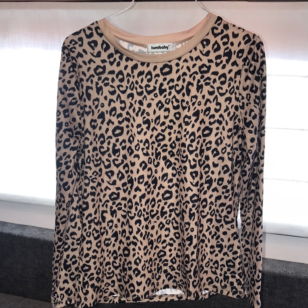 NWT Womens Boutique Leopard Print Top Small